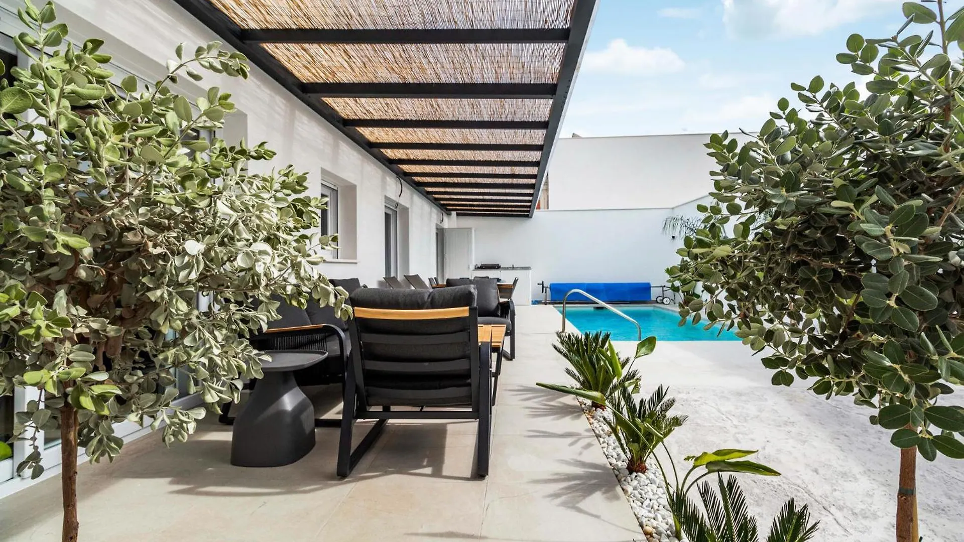 Semesterbostad Beautiful Home In Velez Malaga With Kitchenette Spanien