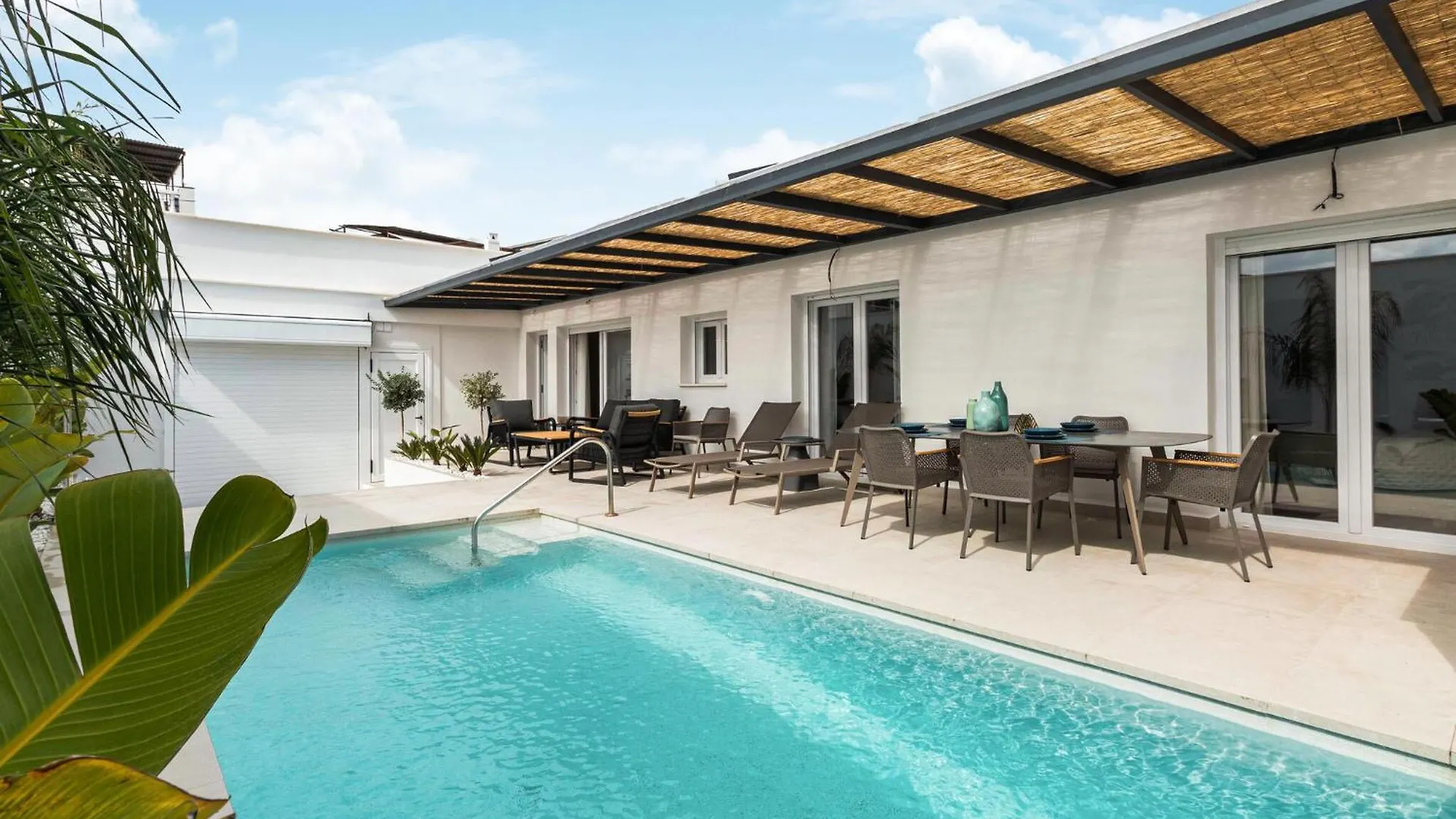 Beautiful Home In Velez Malaga With Kitchenette location