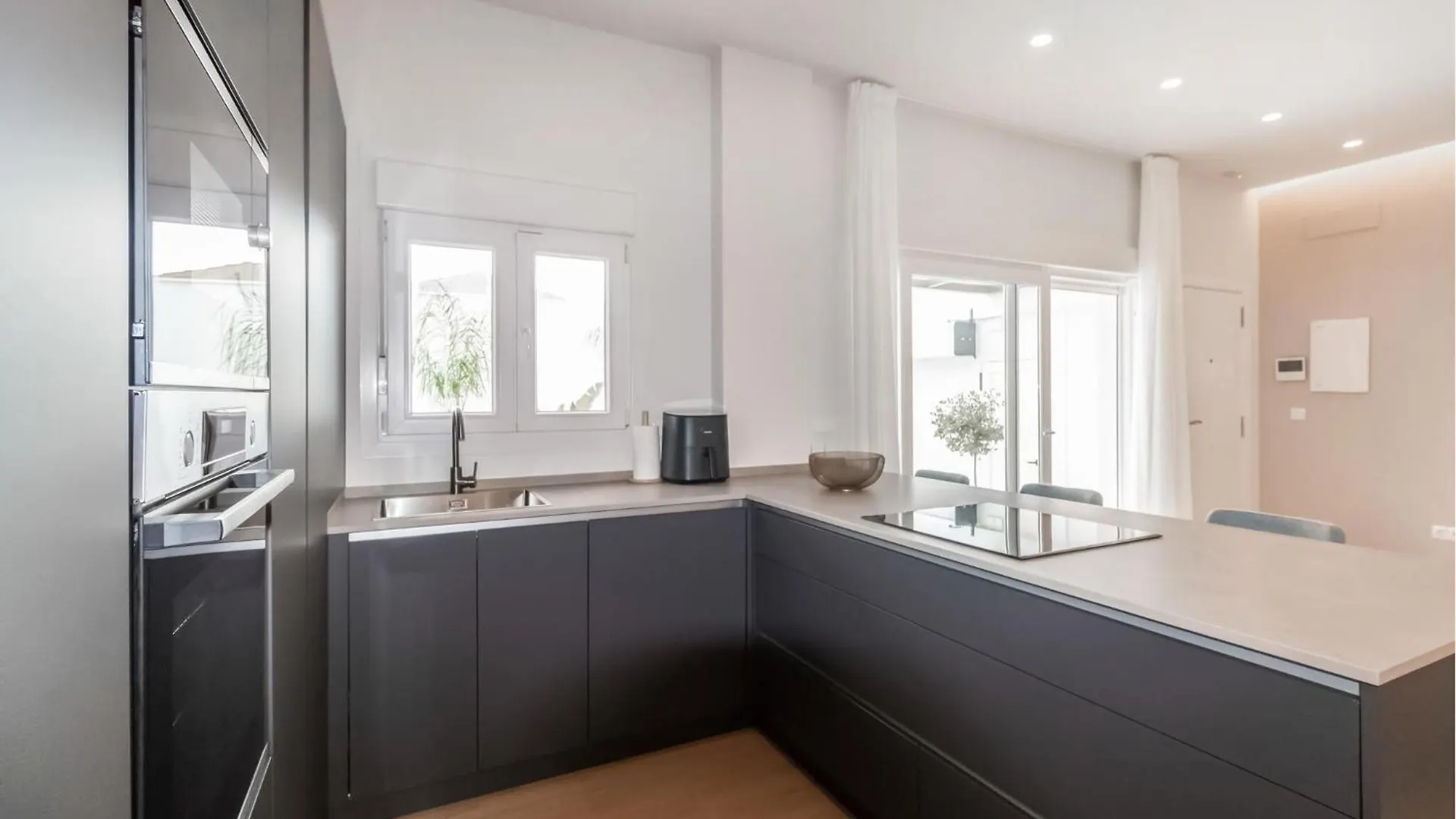 Beautiful Home In Velez Malaga With Kitchenette