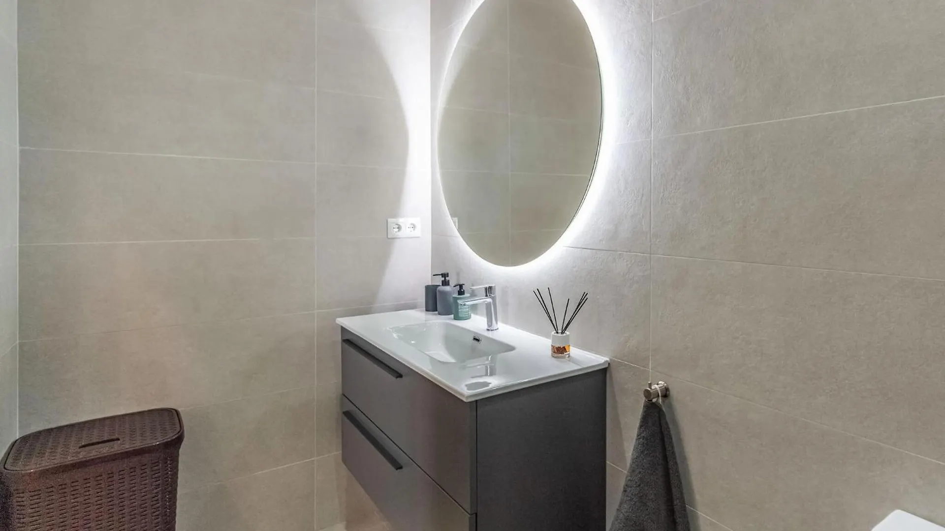Beautiful Home In Velez Malaga With Kitchenette 0*,